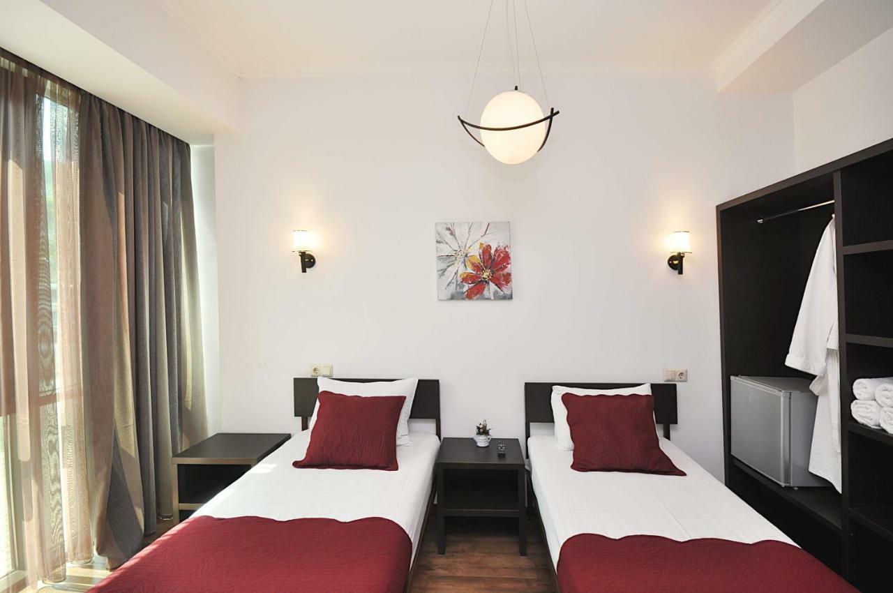 Tbilisi Check In Hotel Exterior photo