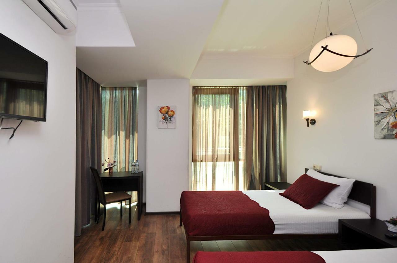 Tbilisi Check In Hotel Exterior photo
