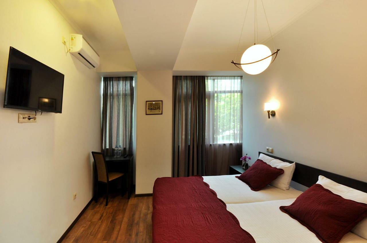 Tbilisi Check In Hotel Exterior photo